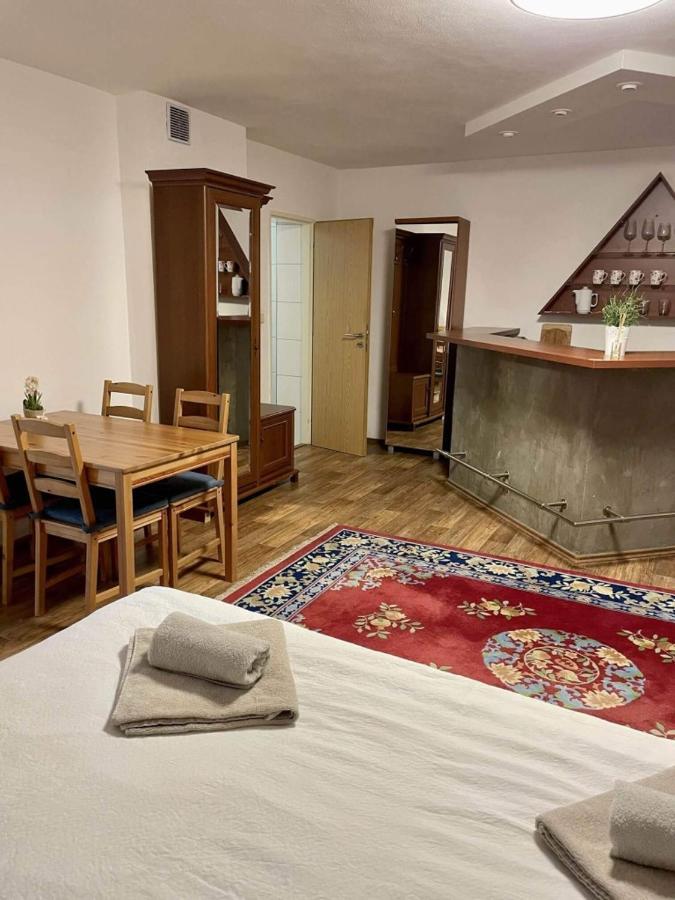 Apartman Lipa Микулов Экстерьер фото