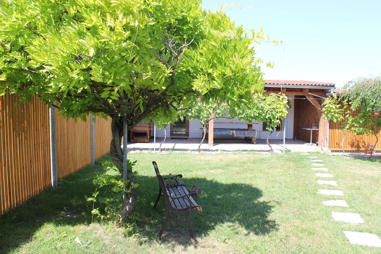 Apartman Lipa Микулов Экстерьер фото